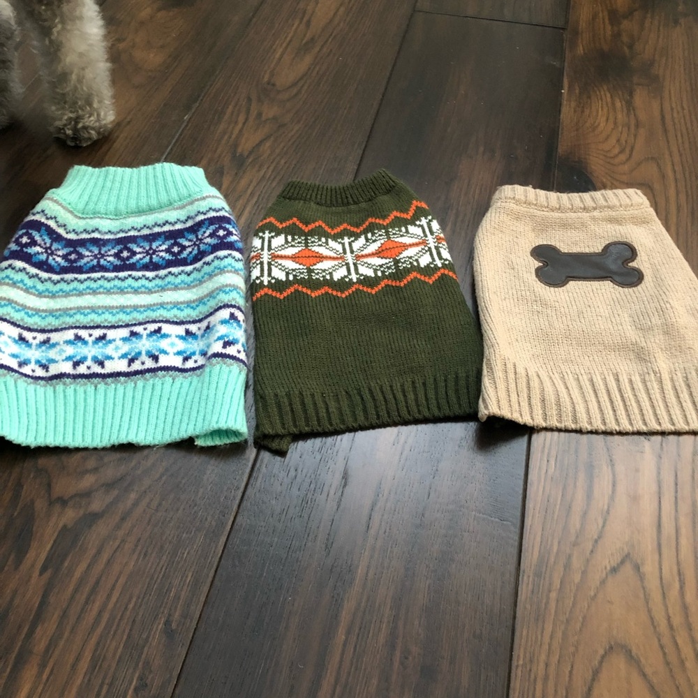 Top Paw Dog Sweater Set - Blue, Green, Tan